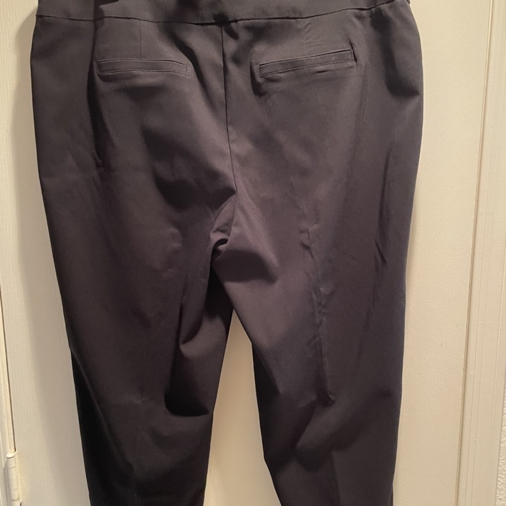 Capris pants - Picture 2 of 3